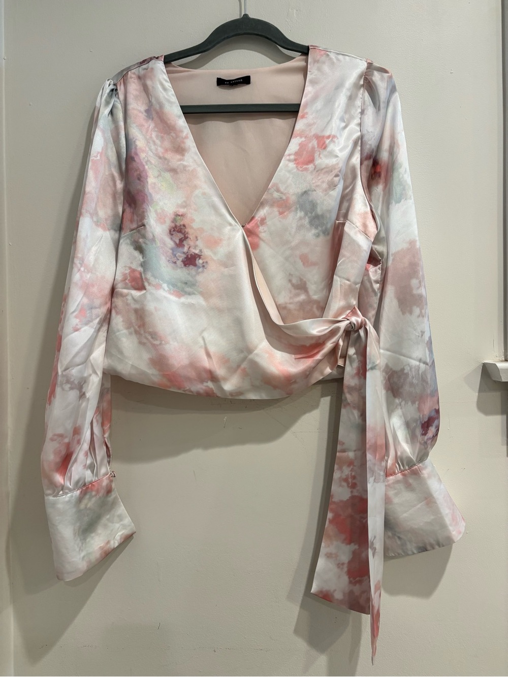 en saison Pink Floral Satin Wrap Blouse V-Neck Long Sleeve Tie Size S Pink